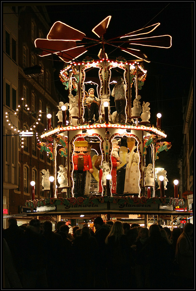 Mulled Wine Pyramid