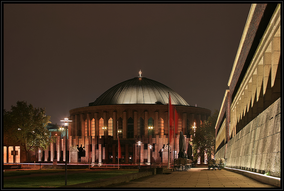 Ehrenhof complex and Tonhalle
