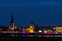 Blick auf die Rheinufer Promenade